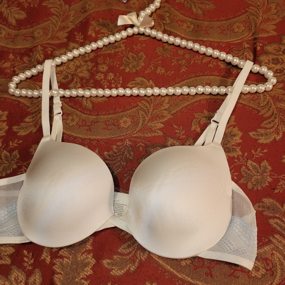 NEW- MAIDENFORM BRA